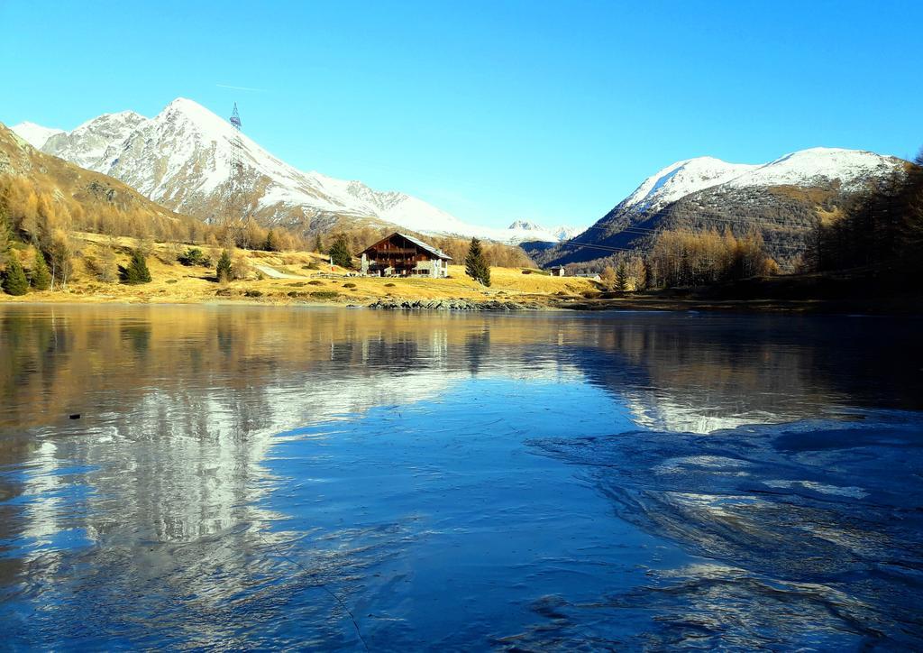 Rifugio Al Lago Del Mortirolo In Inverno Raggiungibile Solo A Piedi Villa Monno Luaran gambar