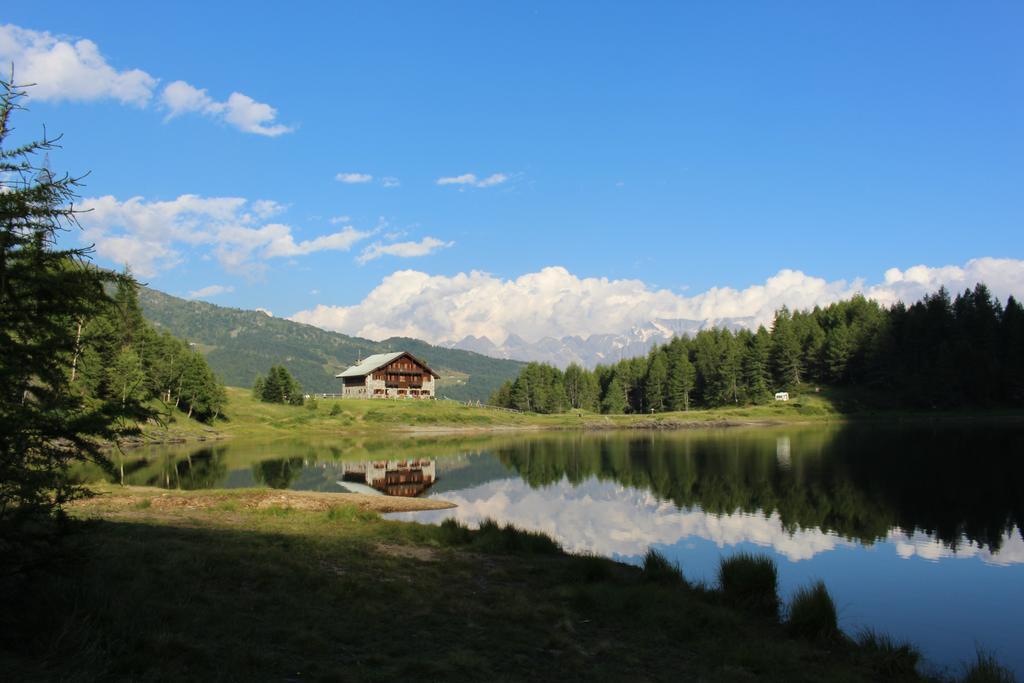 Rifugio Al Lago Del Mortirolo In Inverno Raggiungibile Solo A Piedi Villa Monno Luaran gambar