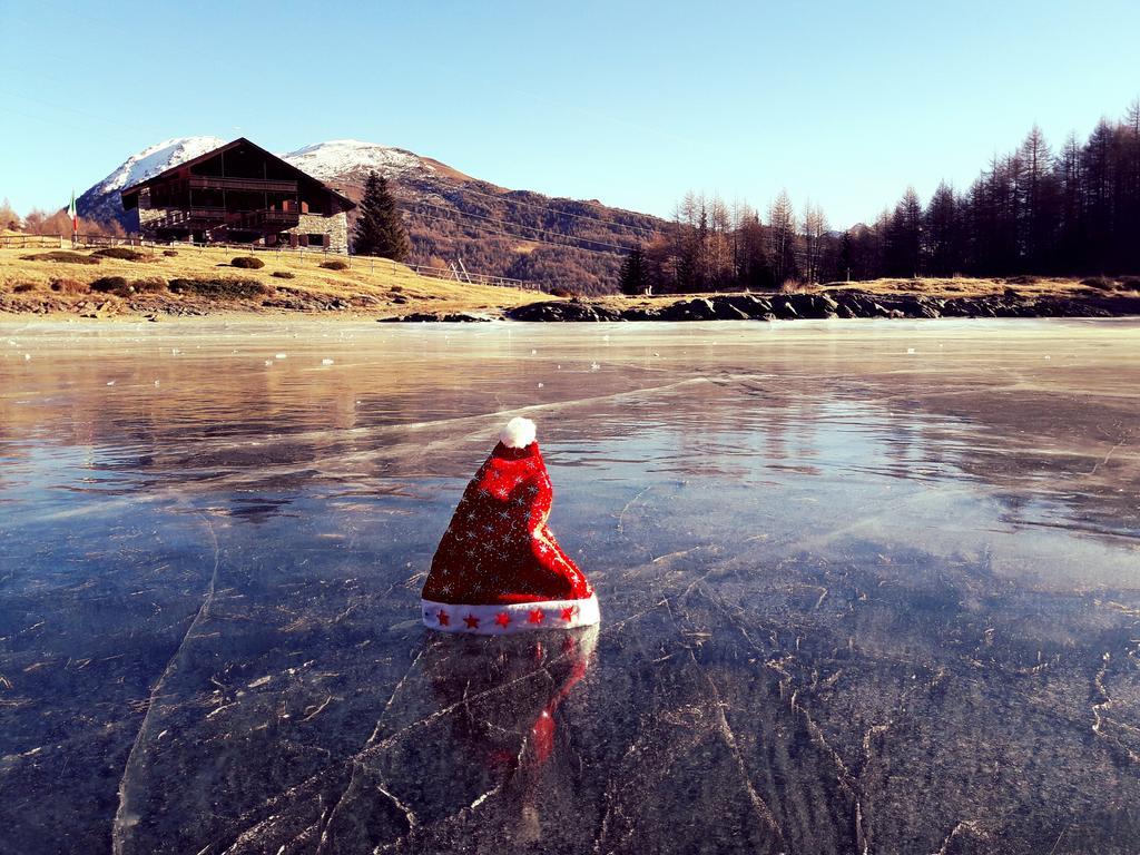 Rifugio Al Lago Del Mortirolo In Inverno Raggiungibile Solo A Piedi Villa Monno Luaran gambar