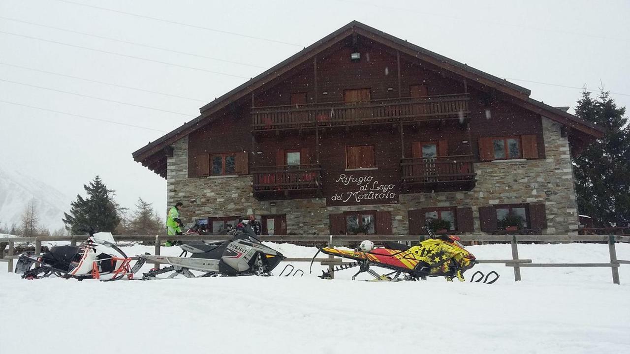 Rifugio Al Lago Del Mortirolo In Inverno Raggiungibile Solo A Piedi Villa Monno Luaran gambar