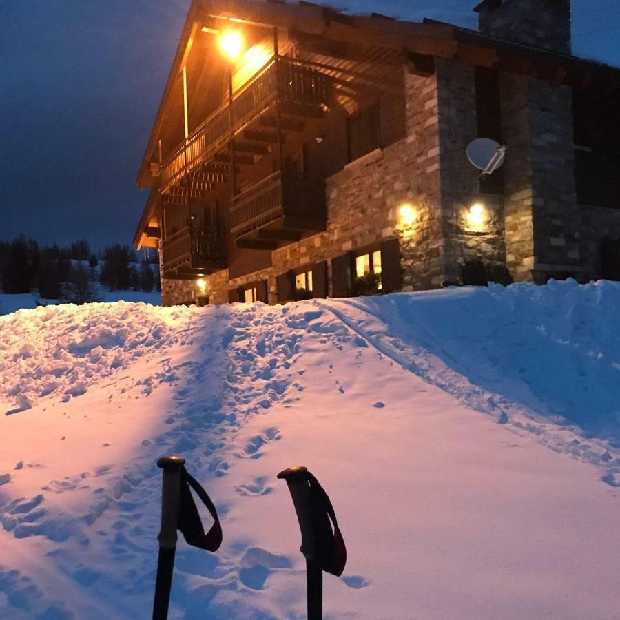 Rifugio Al Lago Del Mortirolo In Inverno Raggiungibile Solo A Piedi Villa Monno Luaran gambar